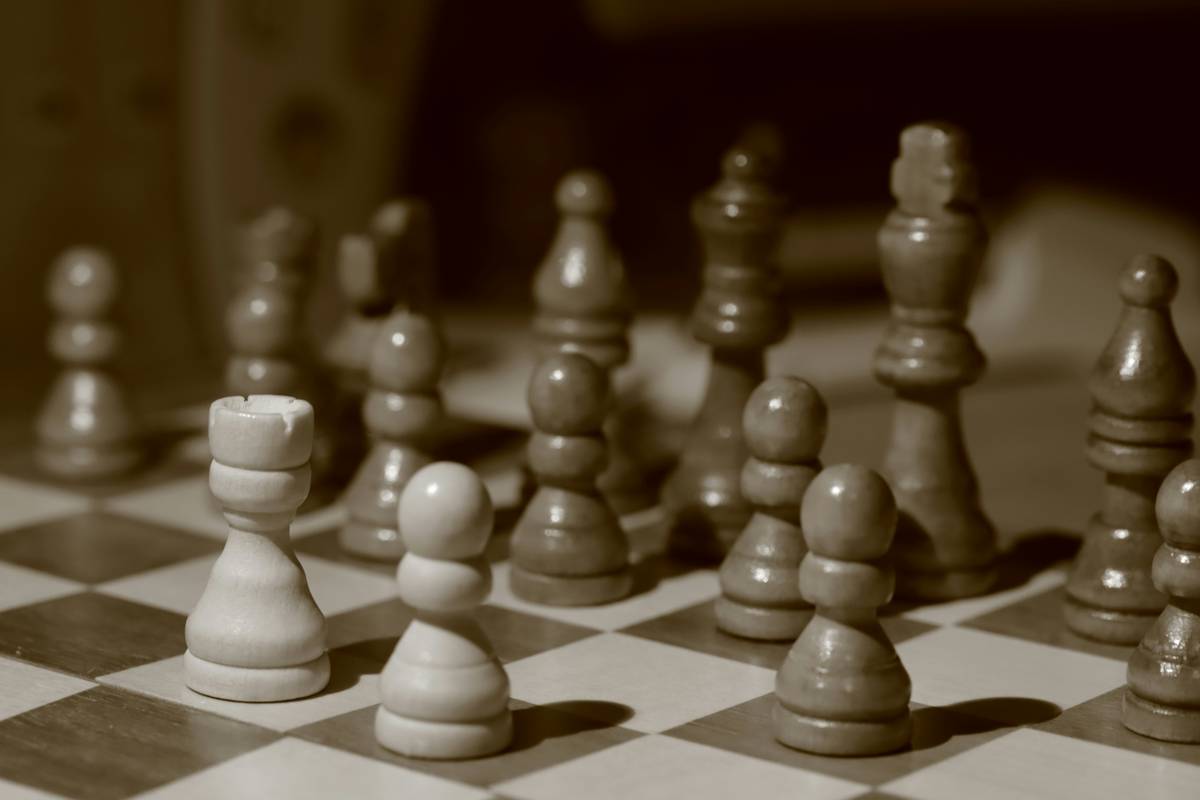 A frustrated gamer losing in Fortnite