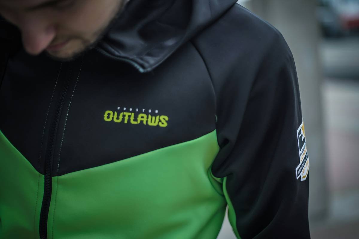 Bar chart showing most-used Fortnite World Cup outfits by color palette and silhouette complexity from 2019-2023 tournaments