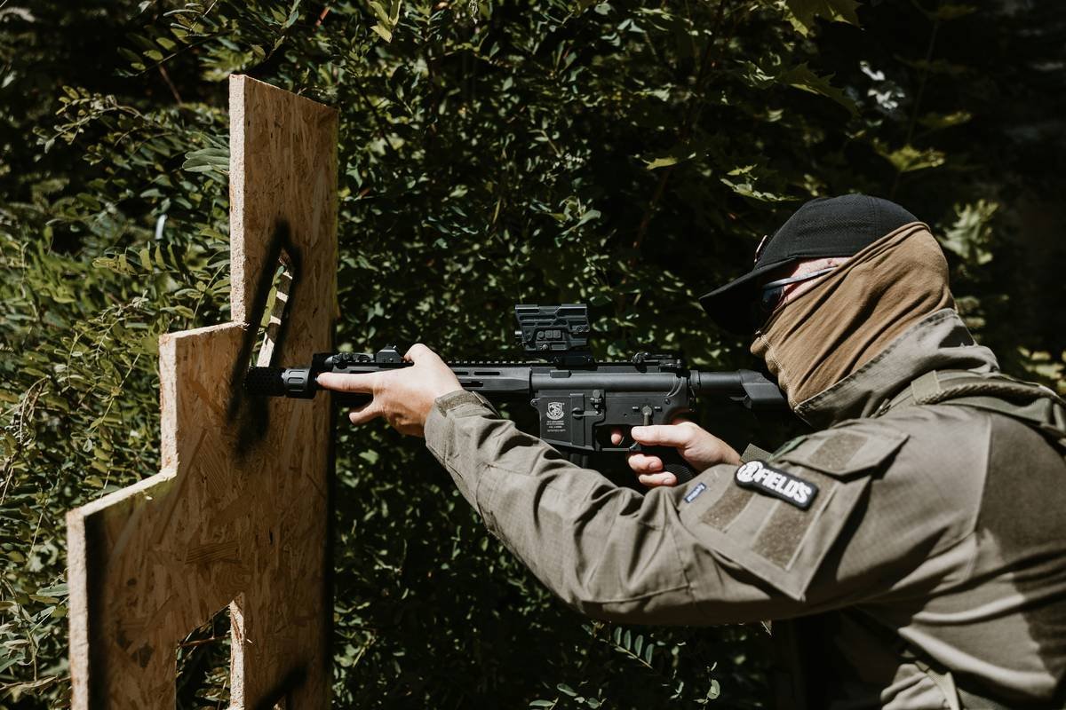 Chart showing damage-per-shot comparison of Fortnite weapons used in 2023 World Cup: Tactical SMG, Heavy Shotgun, Hammer Assault Rifle